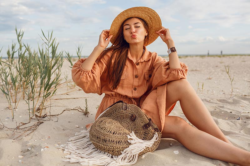 robe été plage avec sac en paille femme